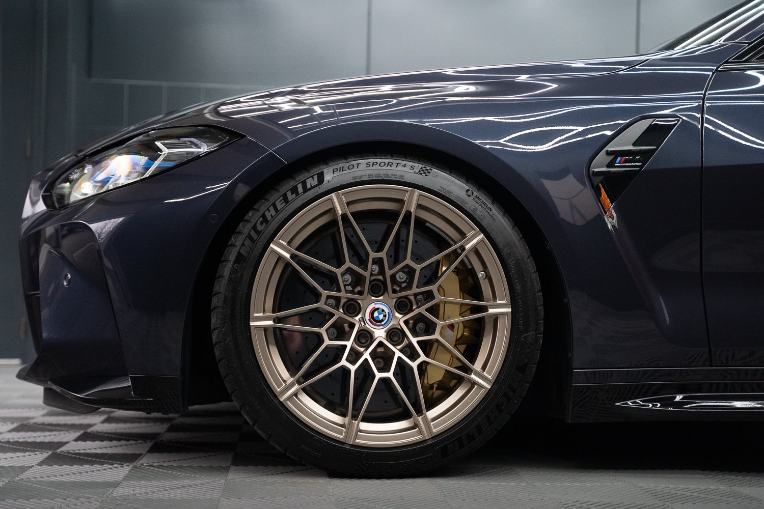 BMW-M4-Comp-50jahre-edition-30.jpg
