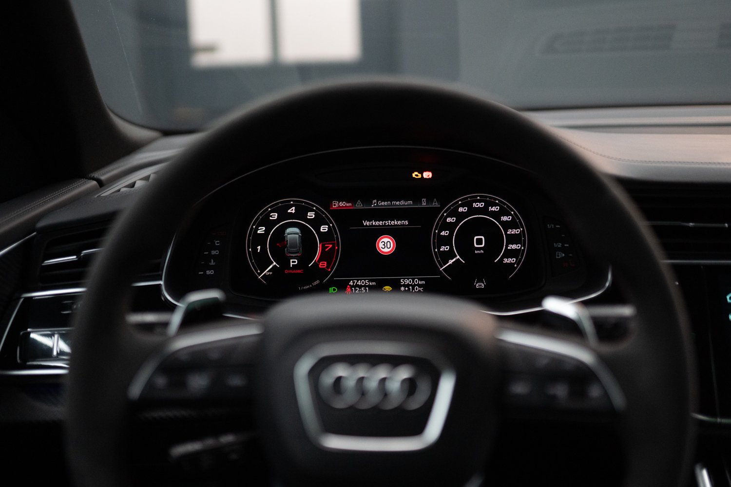 Audi-RSQ8-Zwart-111.jpg
