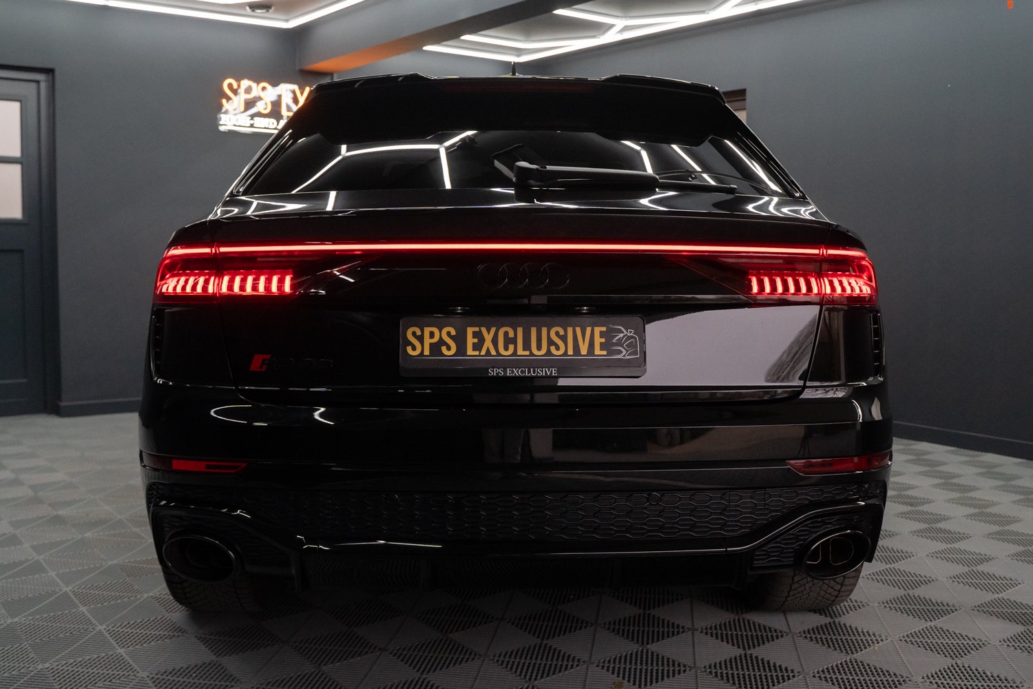 Audi-RSQ8-Zwart-54.jpg