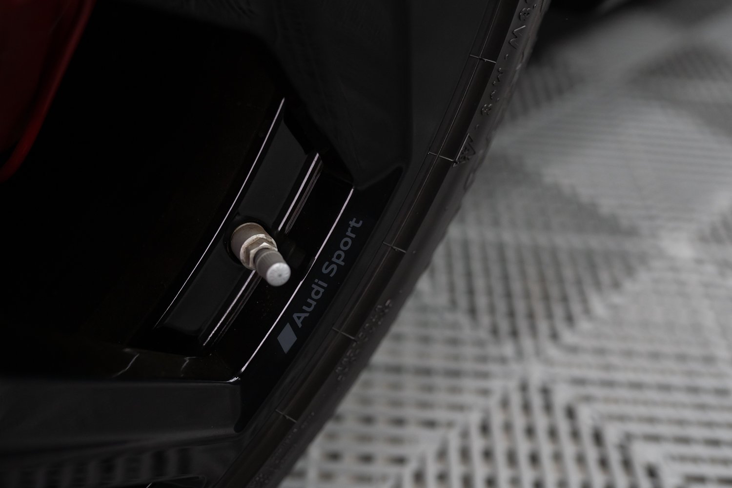 Audi-RSQ8-Zwart-21.jpg