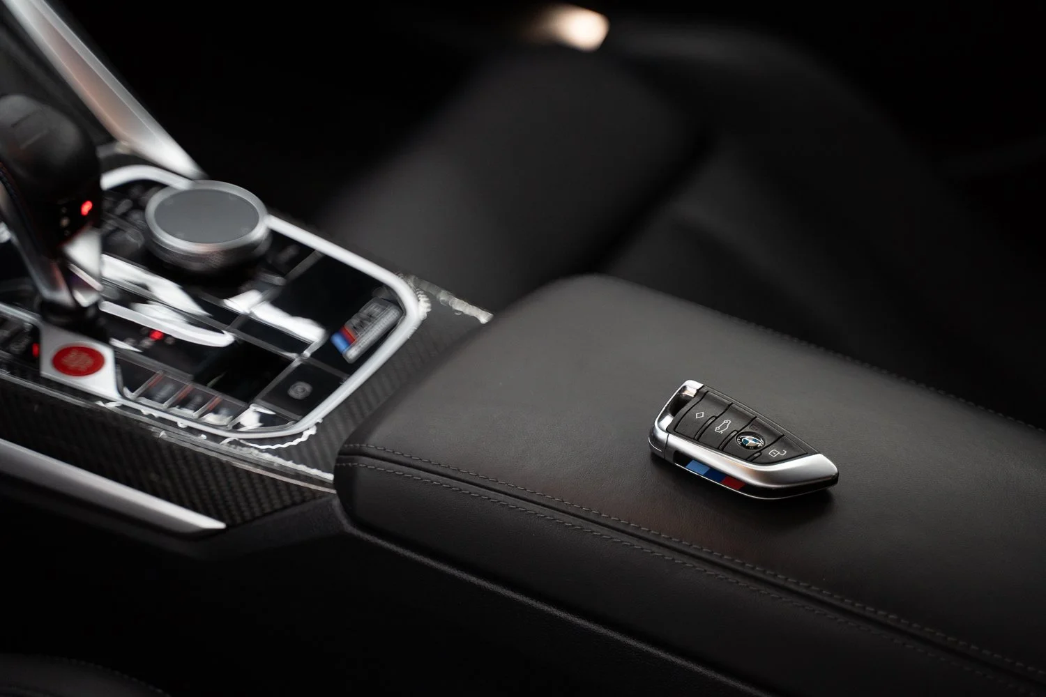 BMW-M3-Black-Carbon_hood-106.jpg