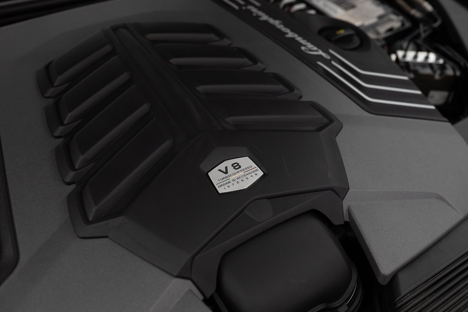 Lamborghini-Urus-Zwart-119.jpg