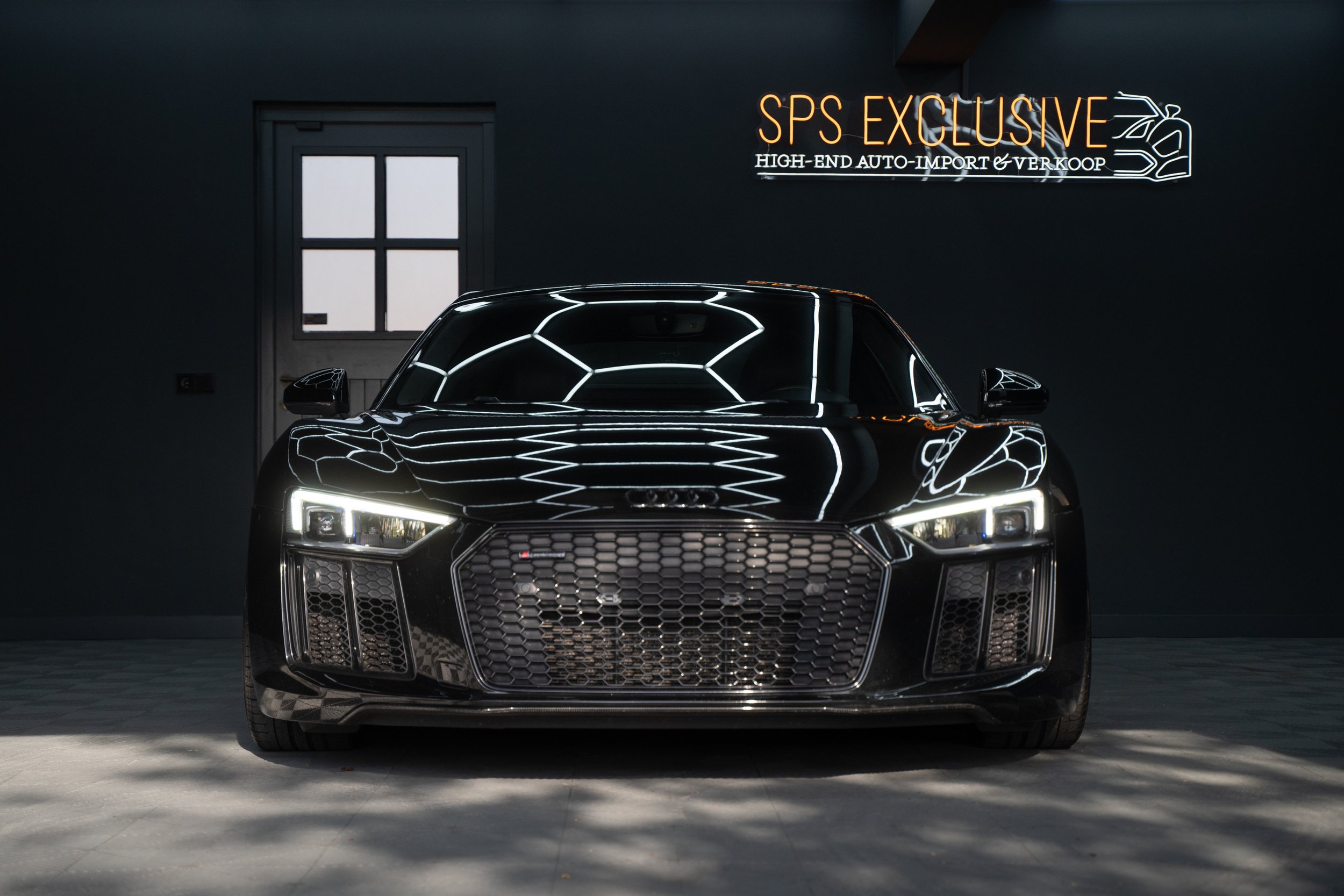 Audi-R8-V10-plus-16.jpg