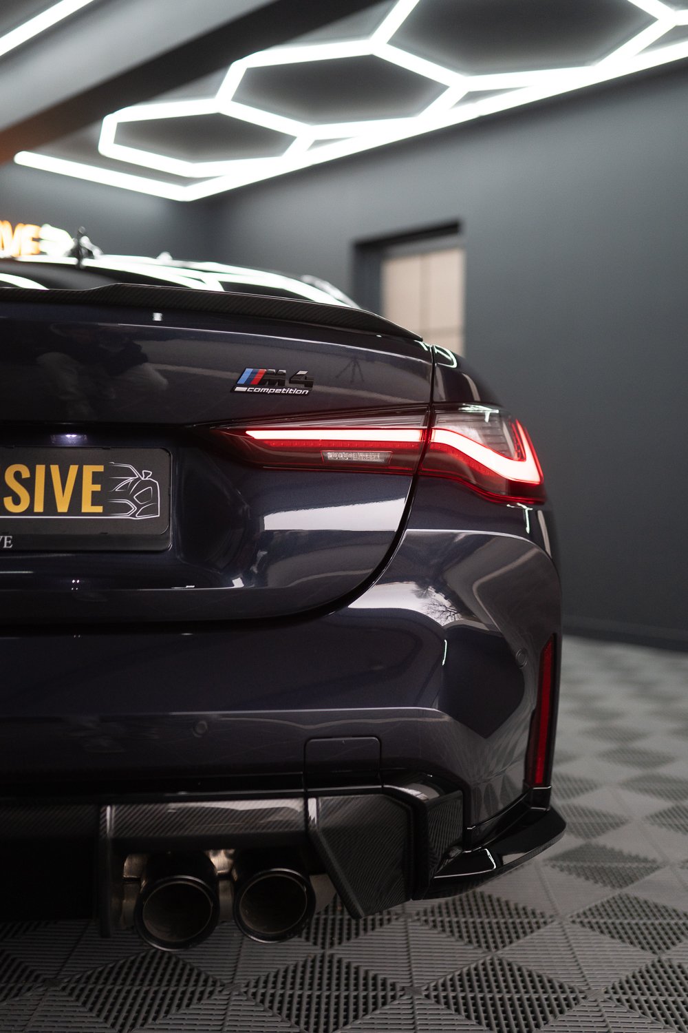 BMW-M4-Comp-50jahre-edition-42.jpg