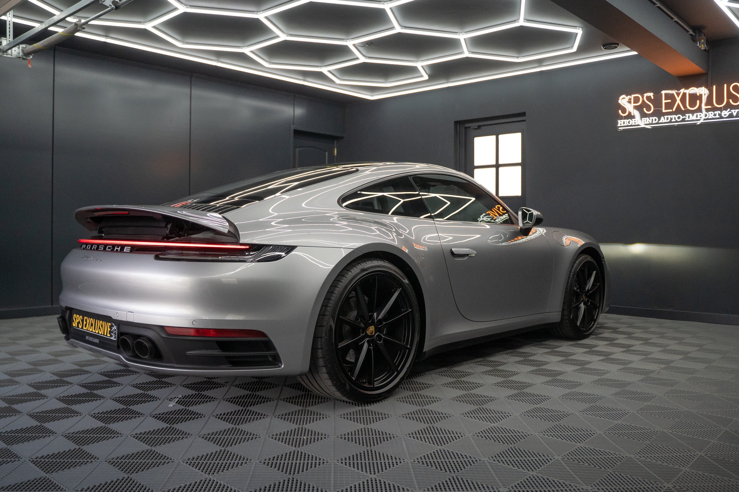 Porsche Carrera 911-86.jpg