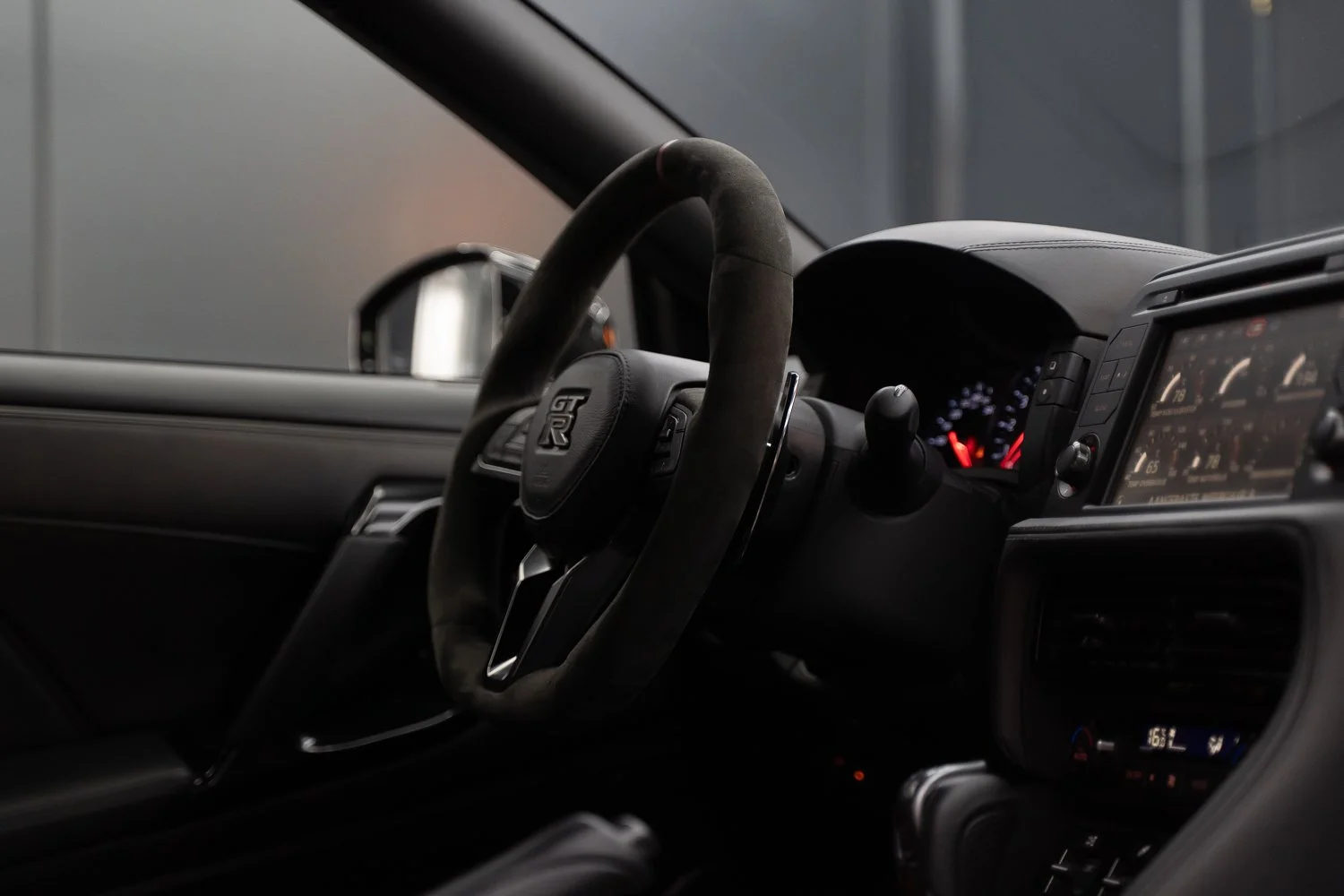 Nissan-GTR-Black-119.jpg