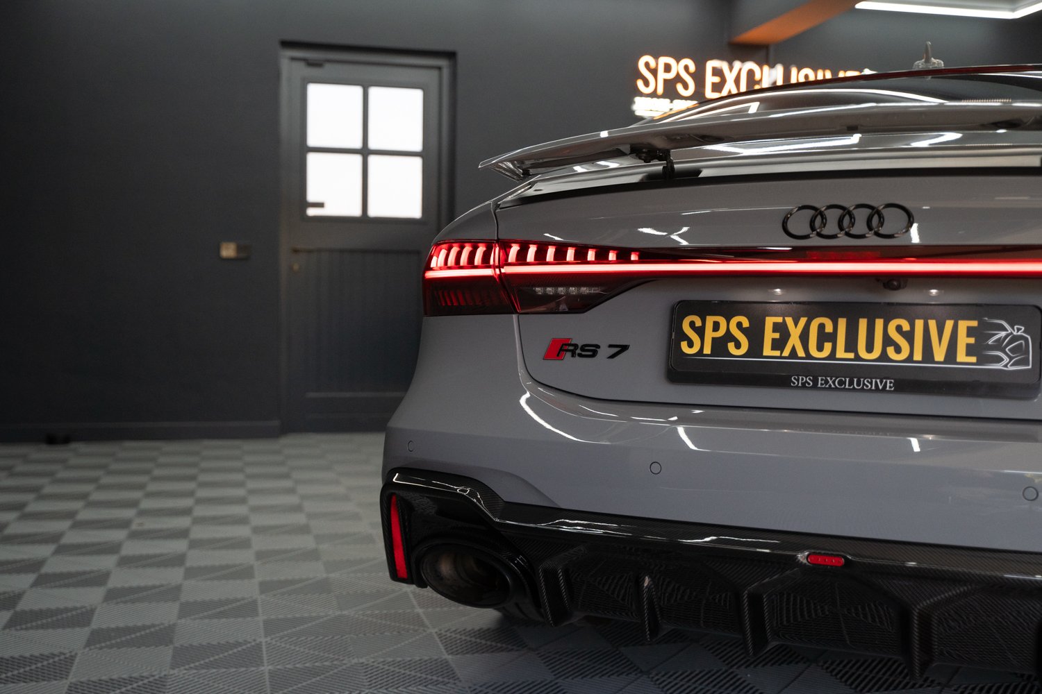 Audi-RS7-79.jpg