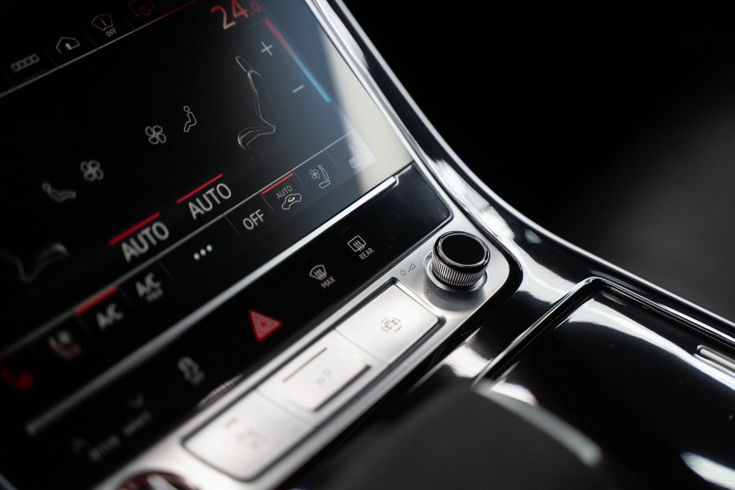 Audi-RSQ8-Zwart-90.jpg