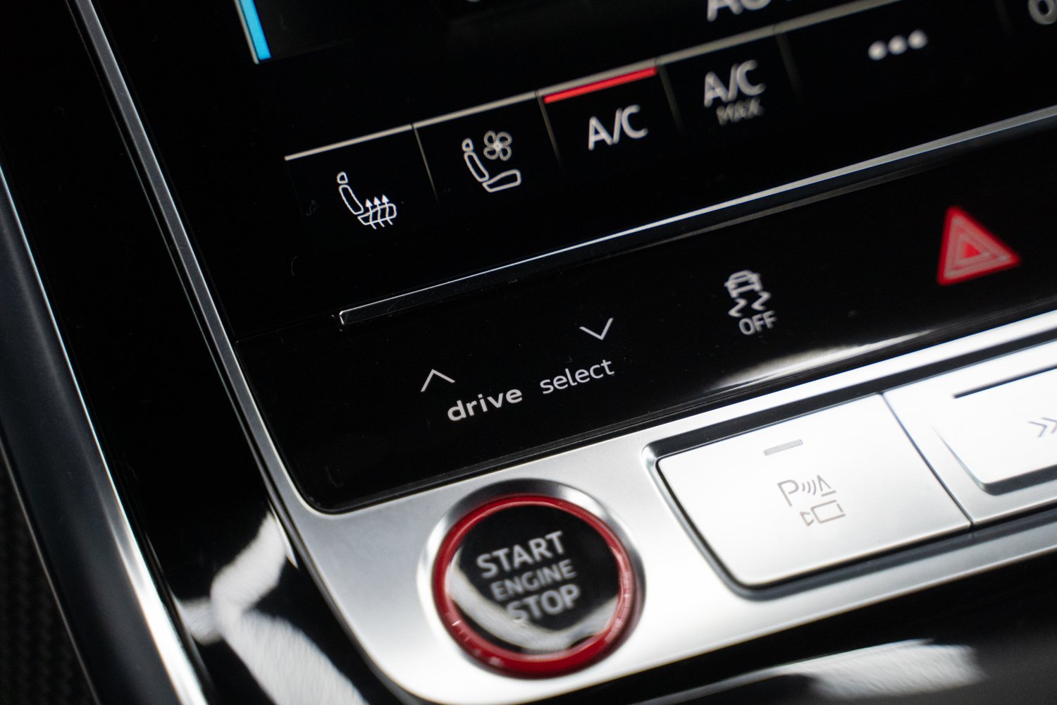 Audi-RSQ8-Zwart-85.jpg