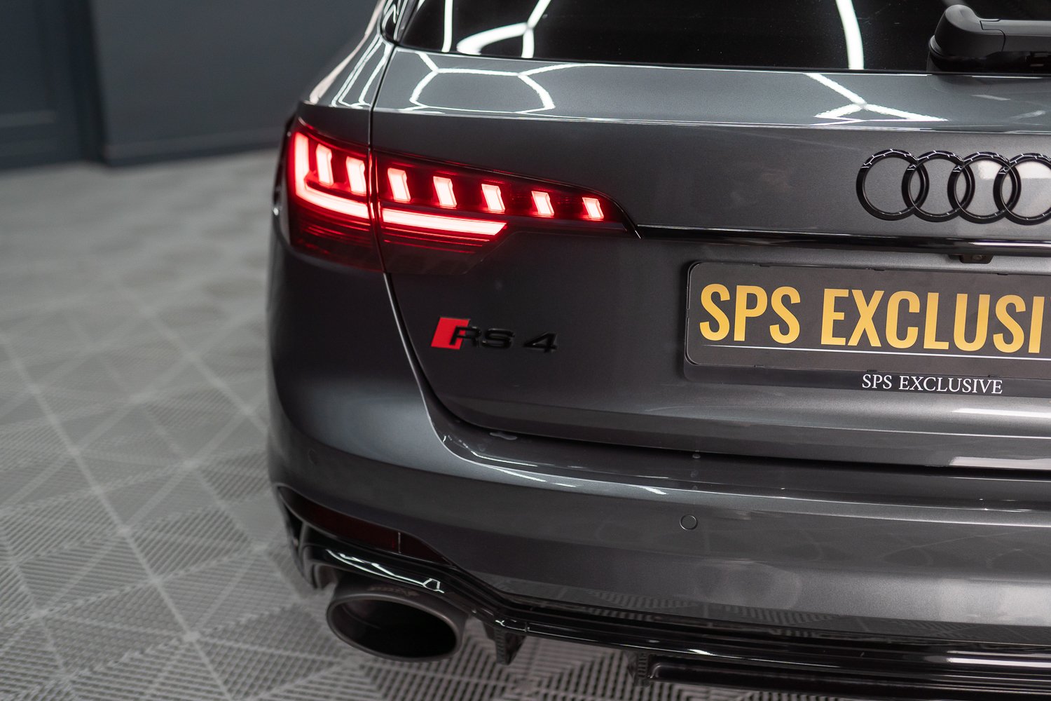 Audi RS4 Avant-45.jpg