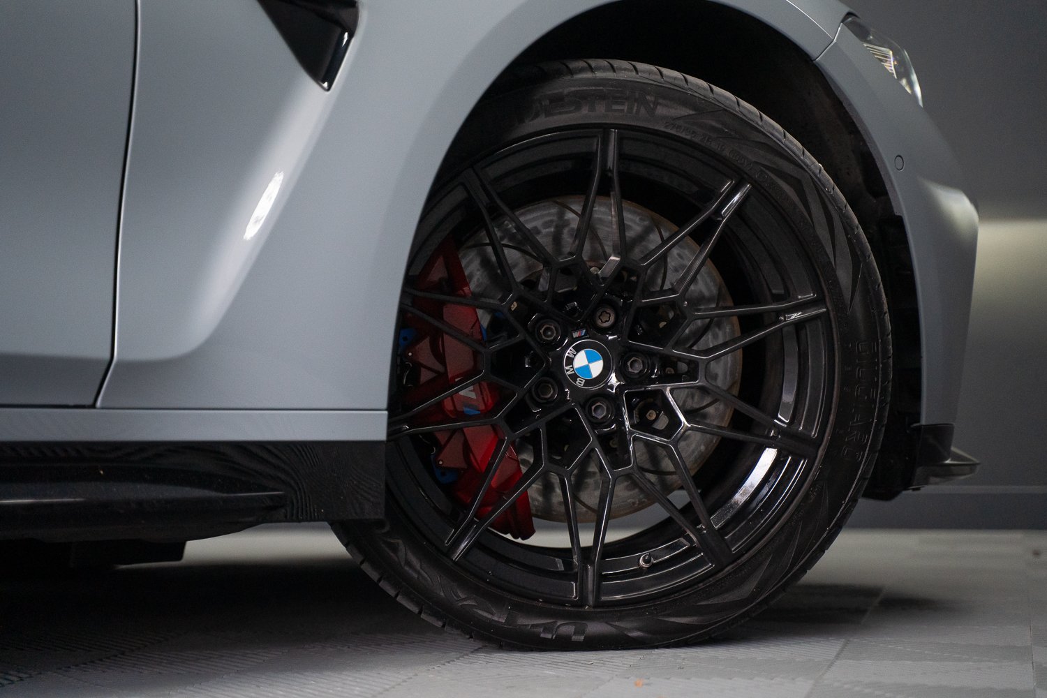 BMW-M3-Competition-blackwheels-19.jpg