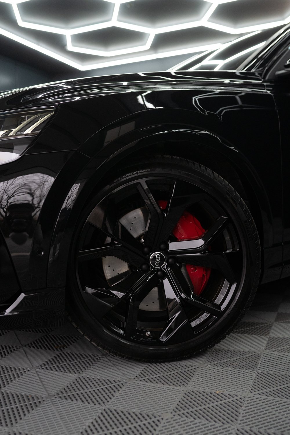 Audi-RSQ8-Zwart-37.jpg