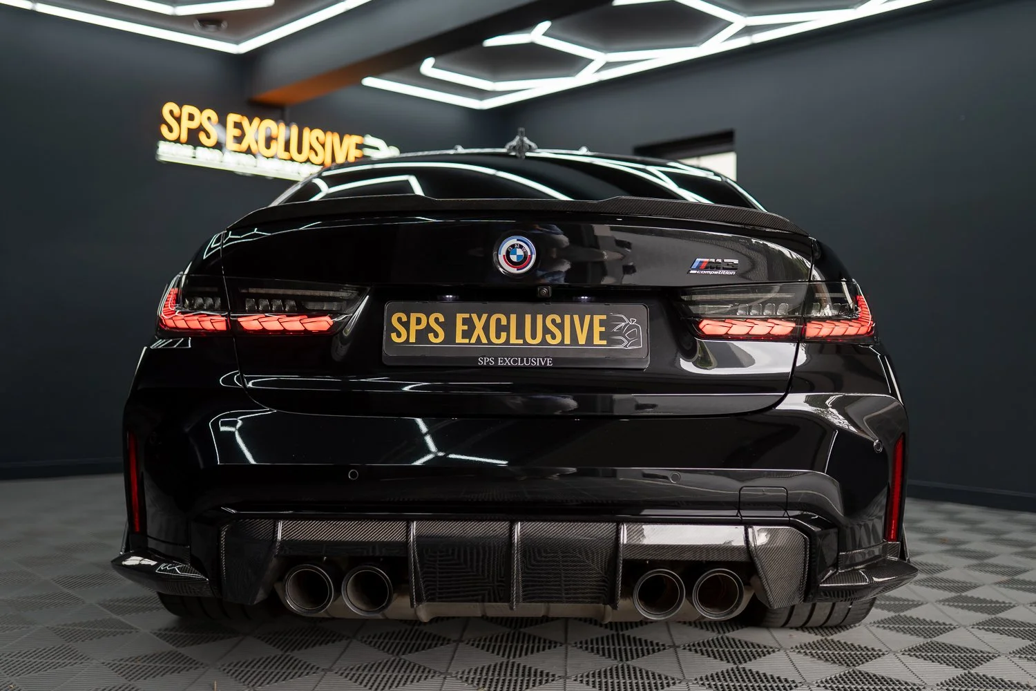 BMW-M3-Black-Carbon_hood-48.jpg