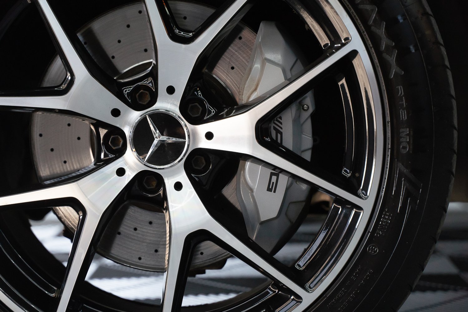 Mercedes-GLC-grijs-43.jpg