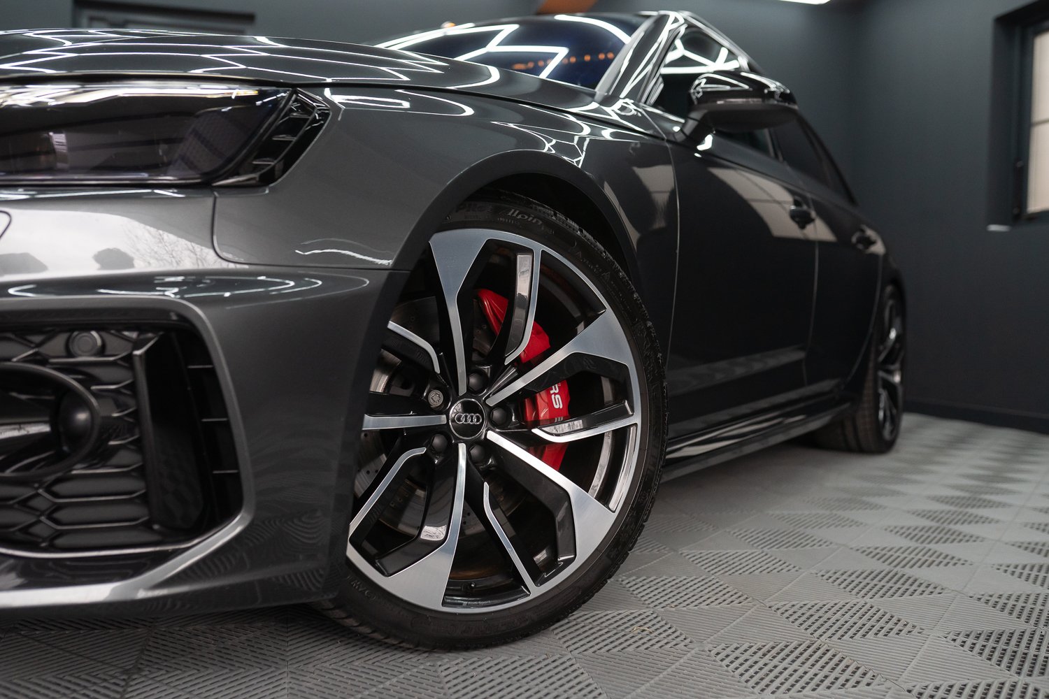 Audi RS4 Avant-3.jpg