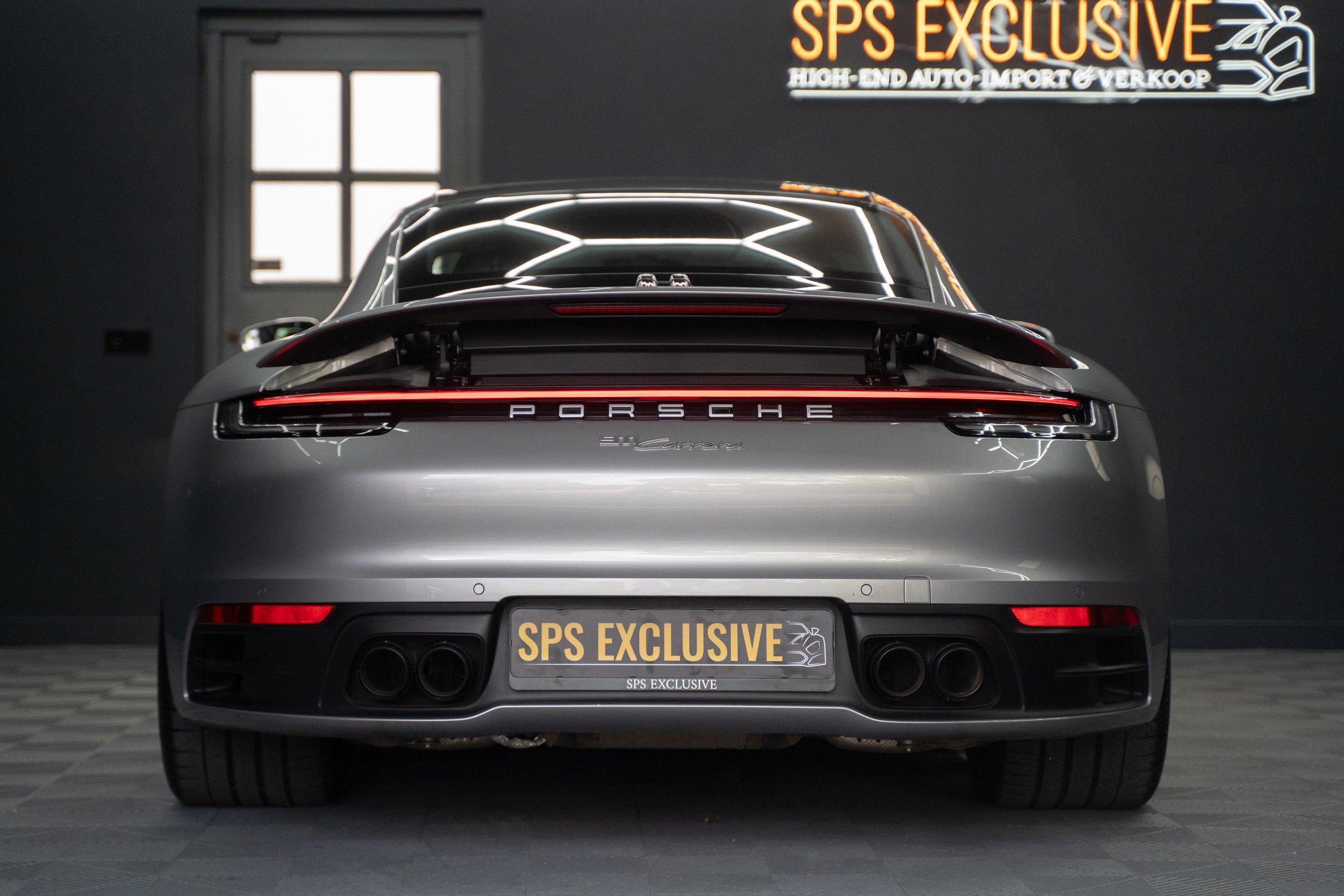 Porsche Carrera 911-84.jpg