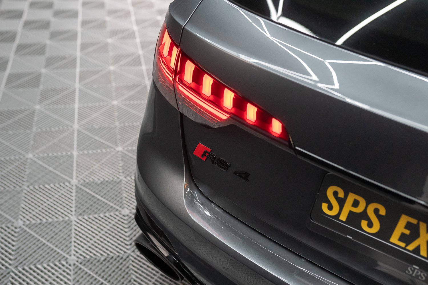 Audi RS4 Avant-15.jpg