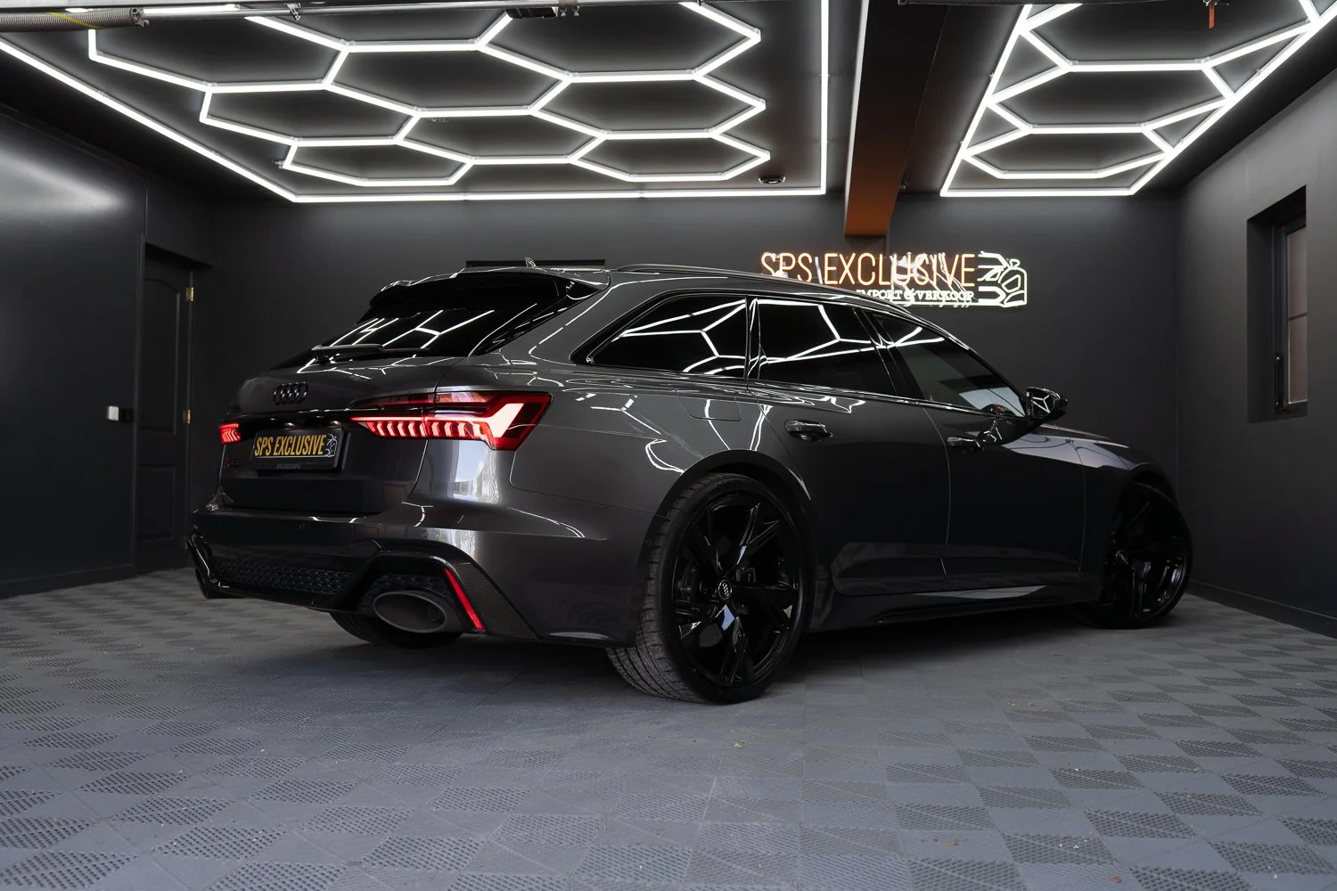 RS6-Grey-43.jpg