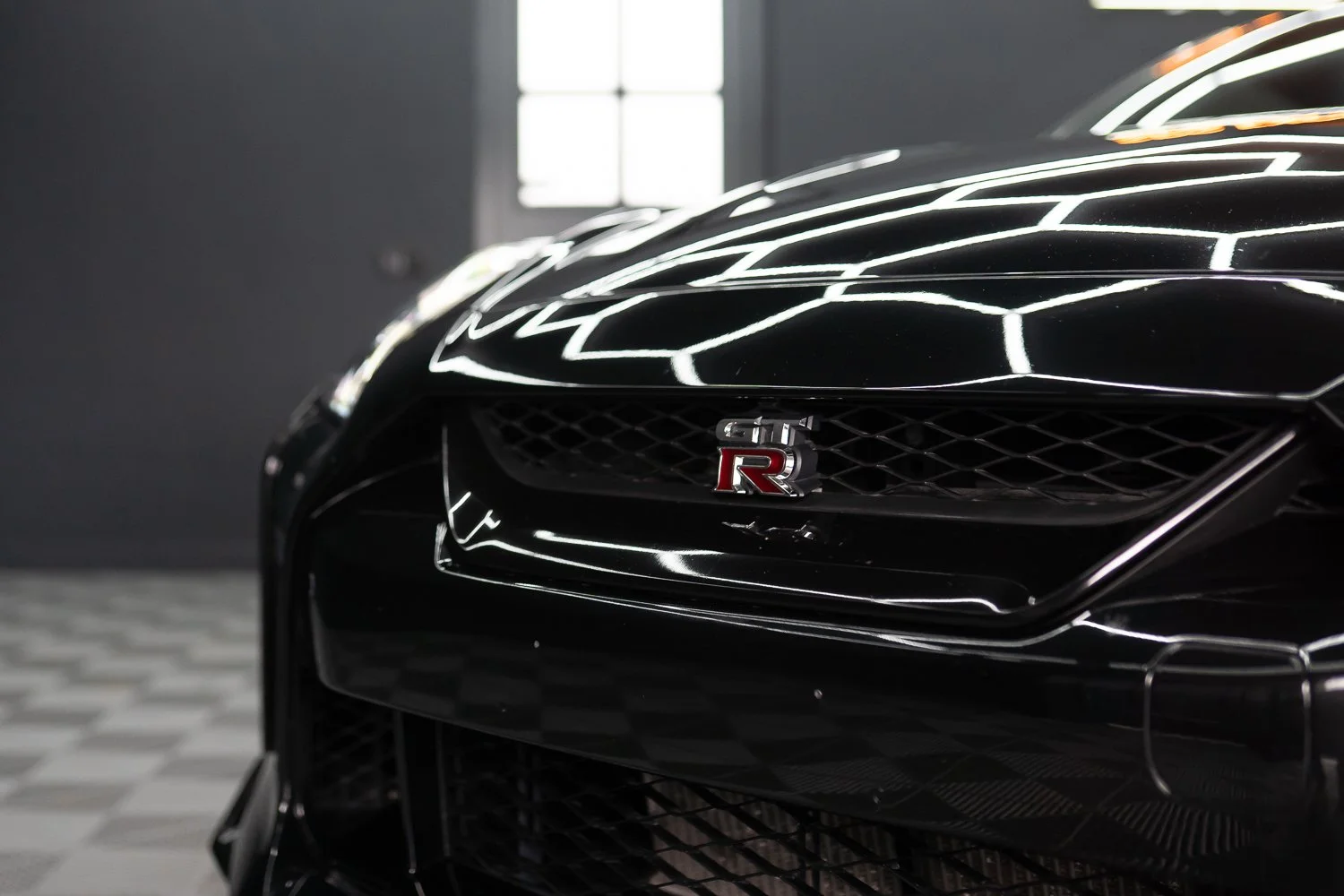 Nissan-GTR-Black-9.jpg