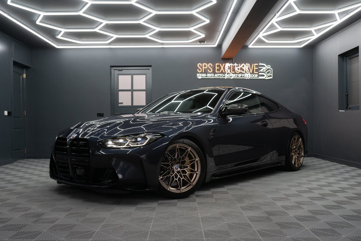 BMW-M4-Comp-50jahre-edition-1.jpg