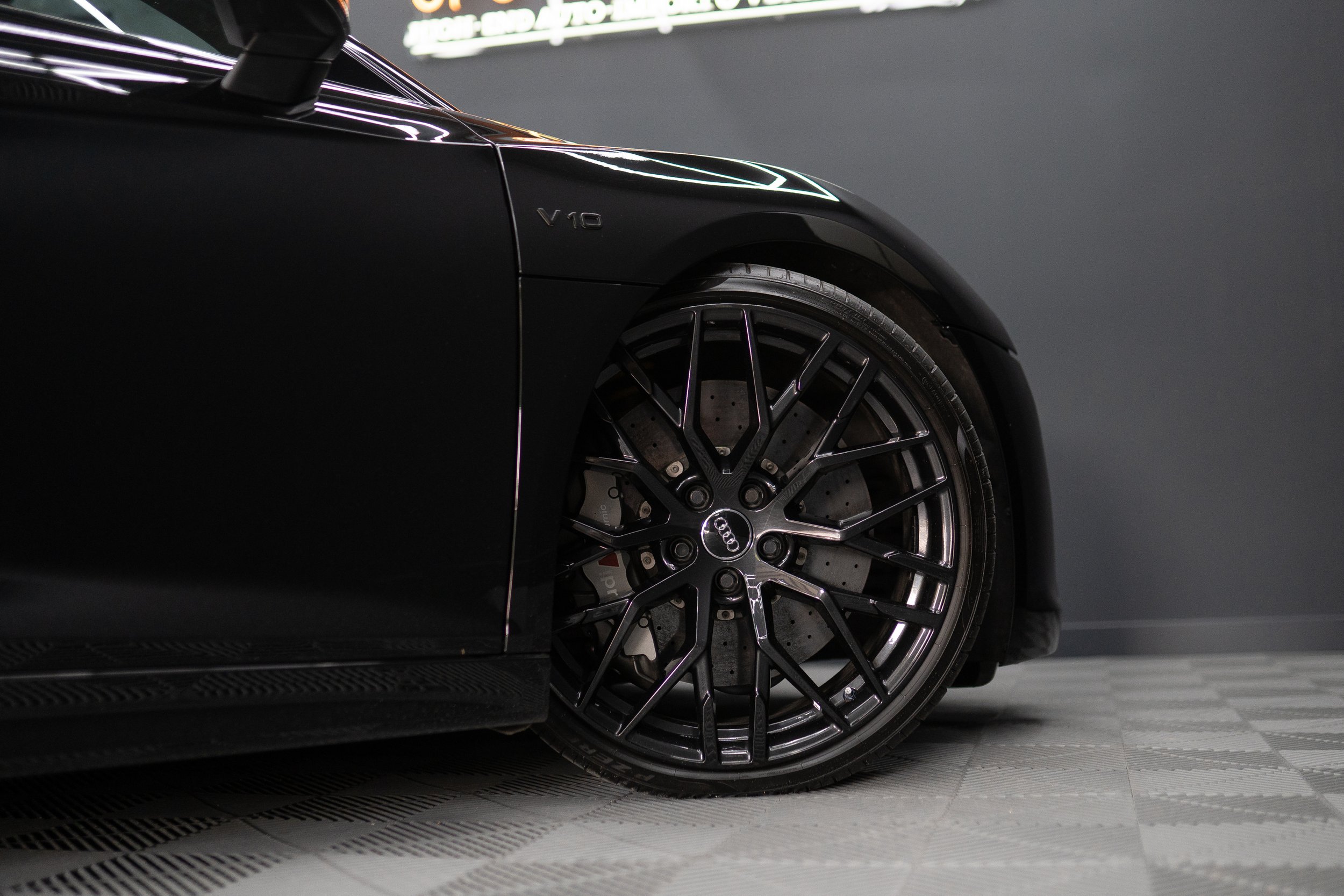 Audi-R8-V10-plus-35.jpg