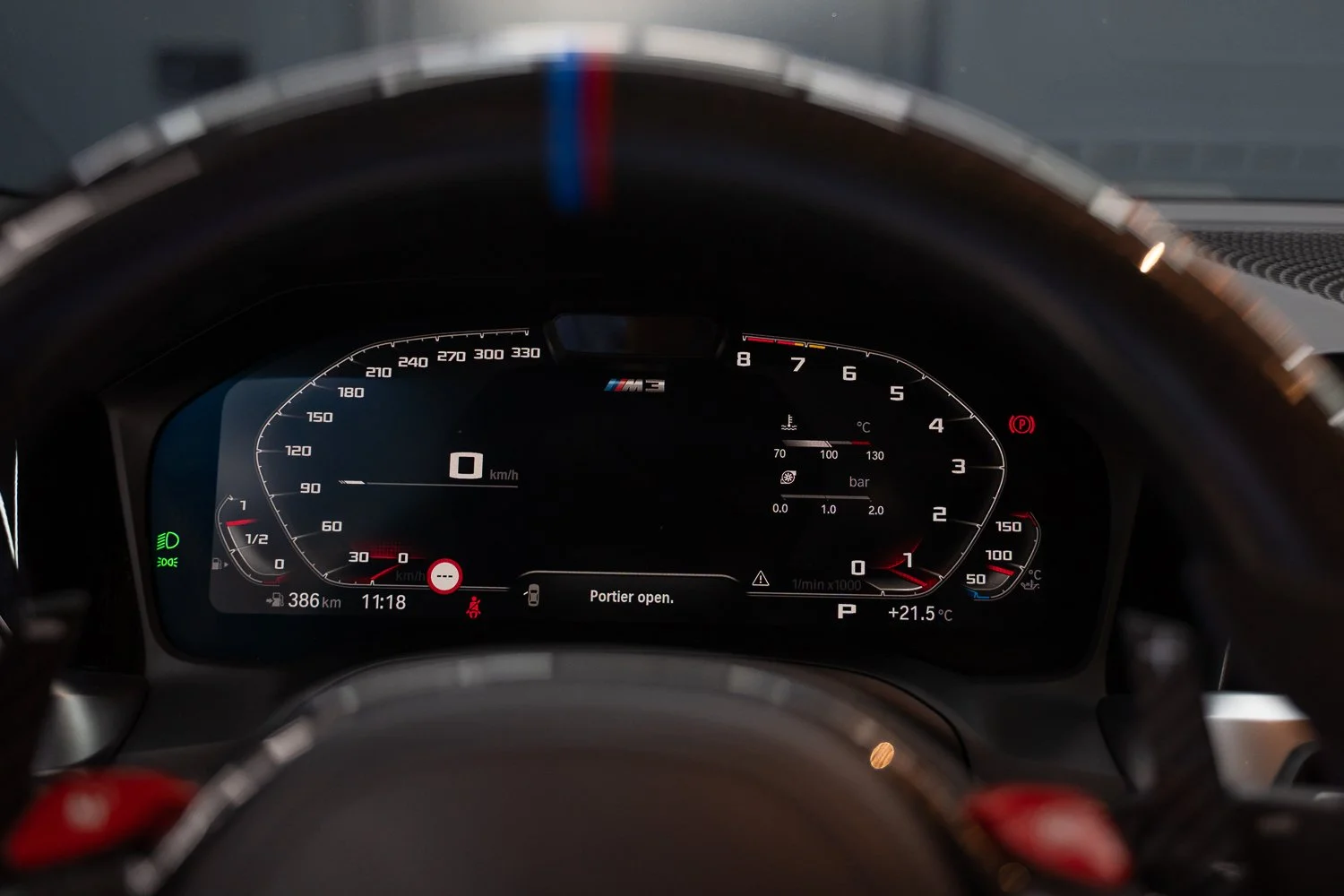 BMW-M3-Black-Carbon_hood-82.jpg