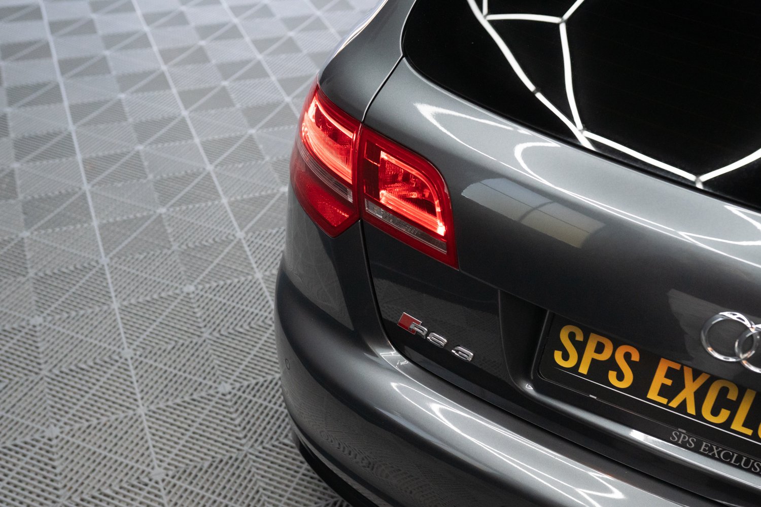 Audi-RS3-8P-10.jpg