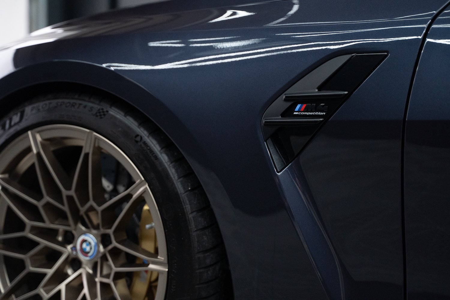 BMW-M4-Comp-50jahre-edition-29.jpg