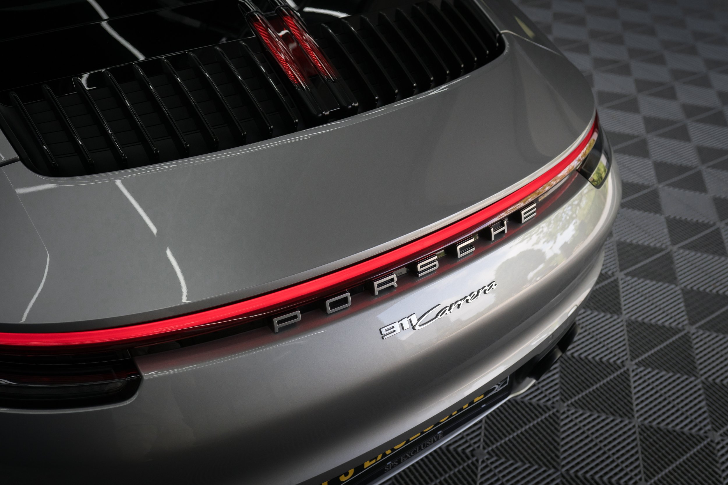 Porsche Carrera 911-30.jpg