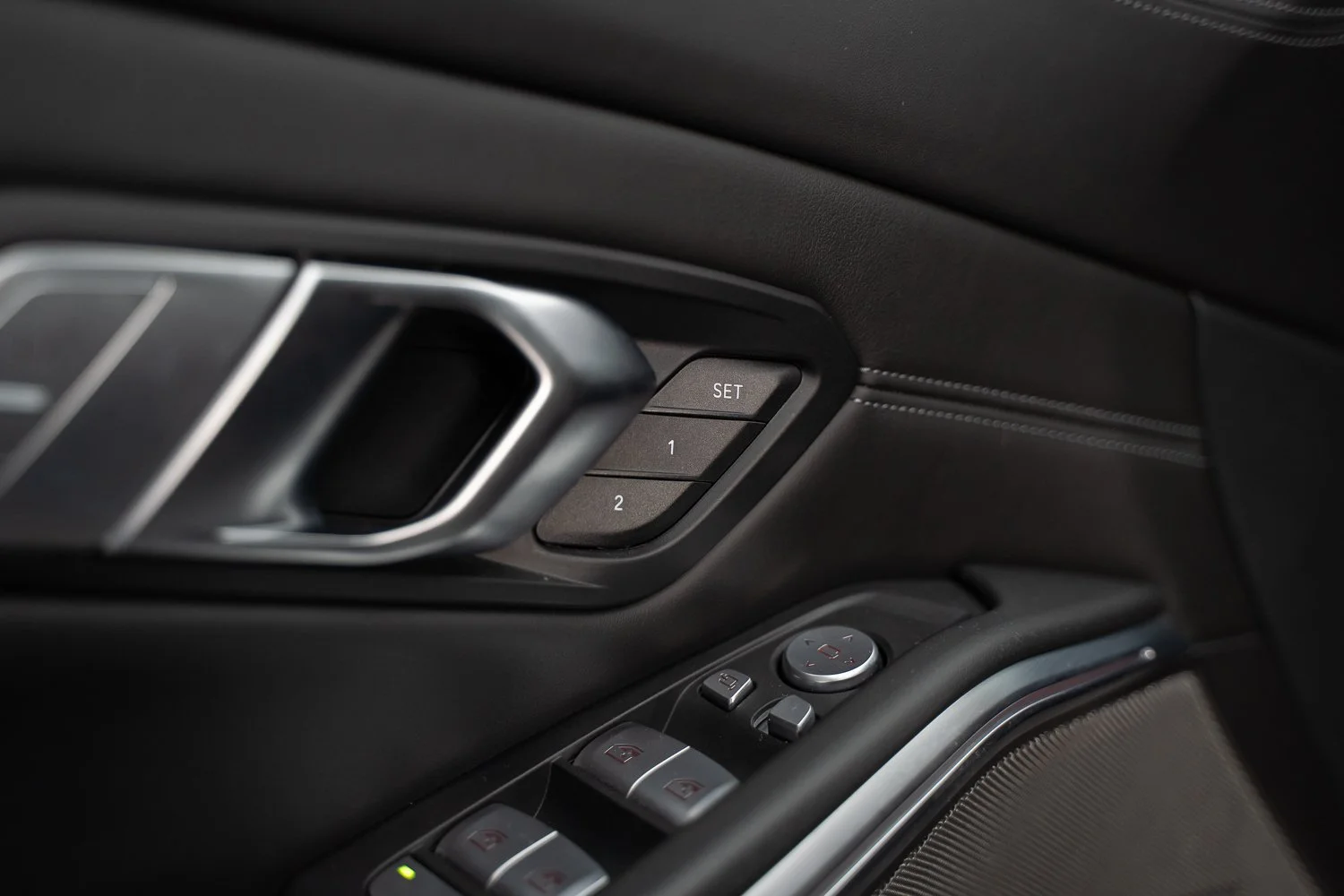 BMW-M3-Black-Carbon_hood-98.jpg