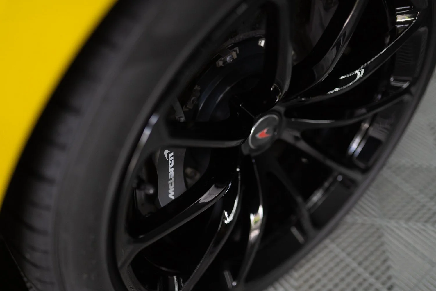Mclaren-570S-16.jpg