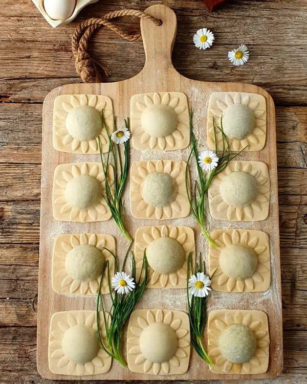 Ravioli con agretti e formaggi 1.jpg