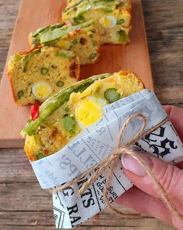 Plumcake uova e asparagi.jpg