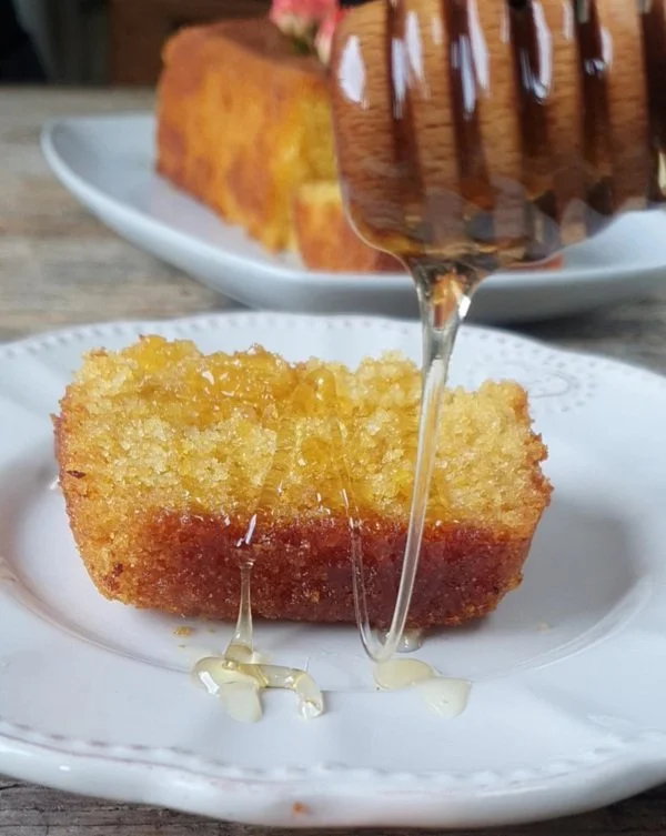 Dolce con farina di mais e mandorle