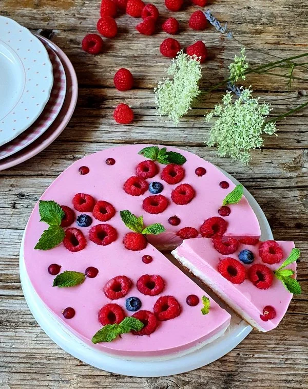 Cheesecake ai lamponi con skyr e yogurt greco