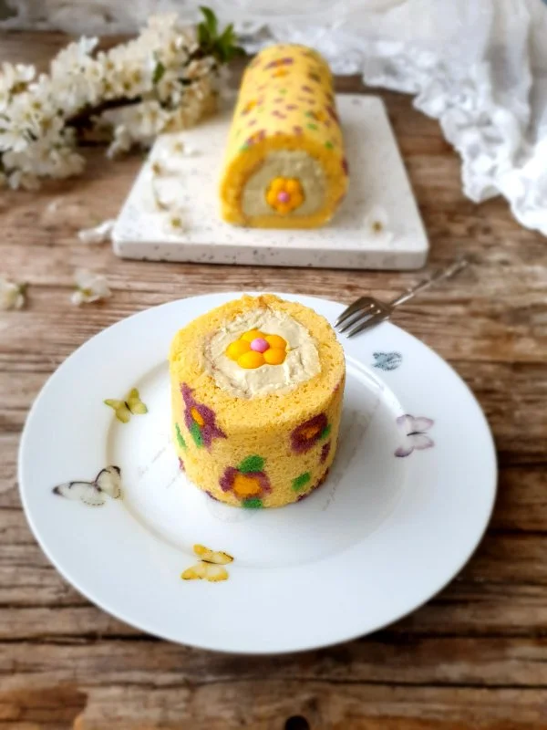 ROTOLO GIAPPONESE CON CREMA AL PIASTACCHIO 1.jpg