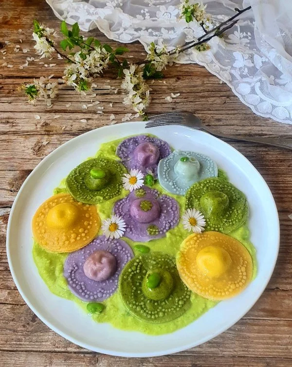 Ravioli di primavera fave e pecorino