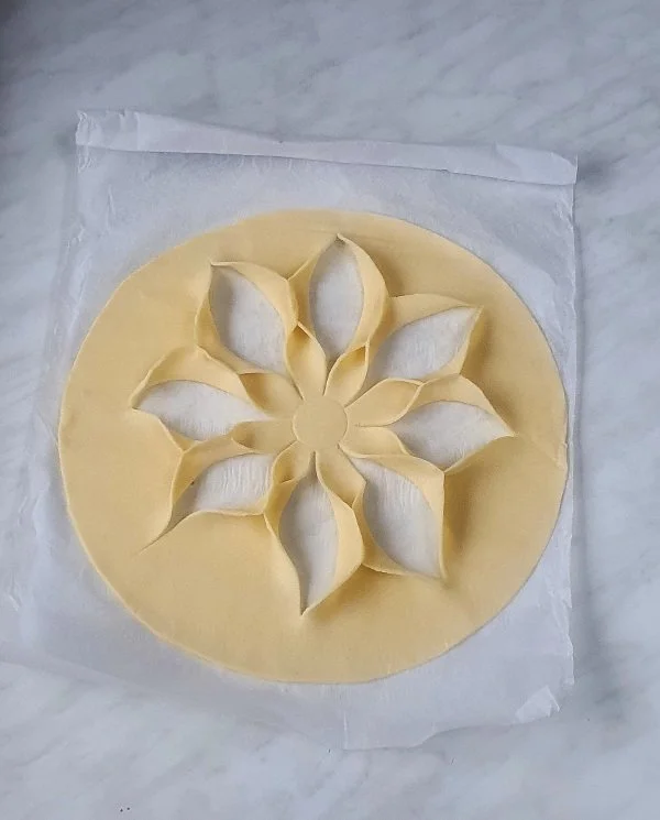 Crostata a fiore 1.jpg