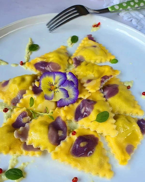 Ravioli fiori e fave 2.jpg