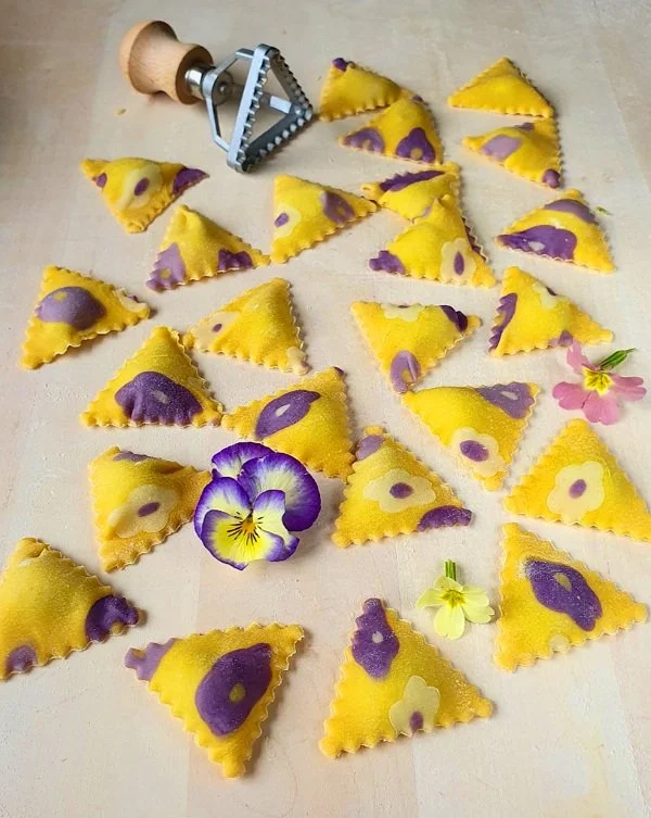 Ravioli fiori e fave