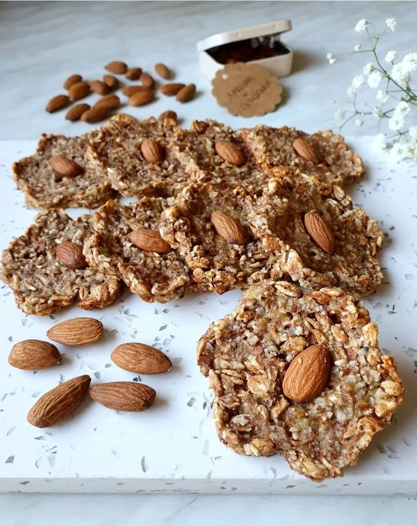 Biscotti con le mandorle (3 ingredienti).jpg