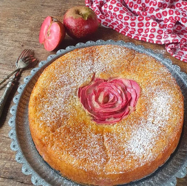 Torta rosa di mela.jpg