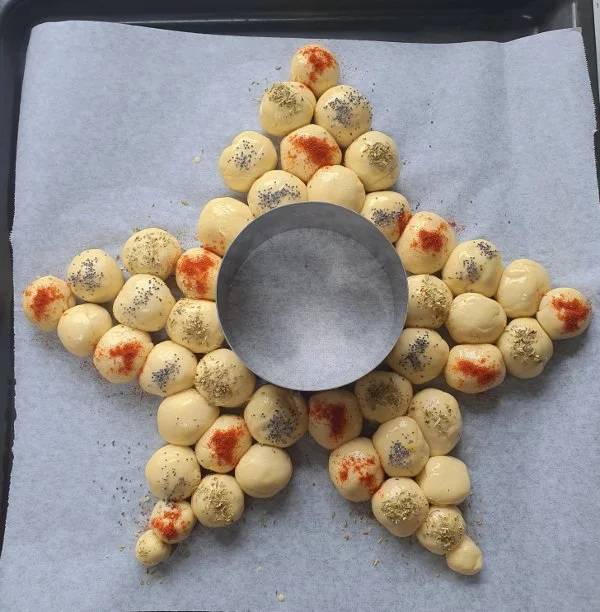 Stella di pane con cuore di formaggio 1.jpg