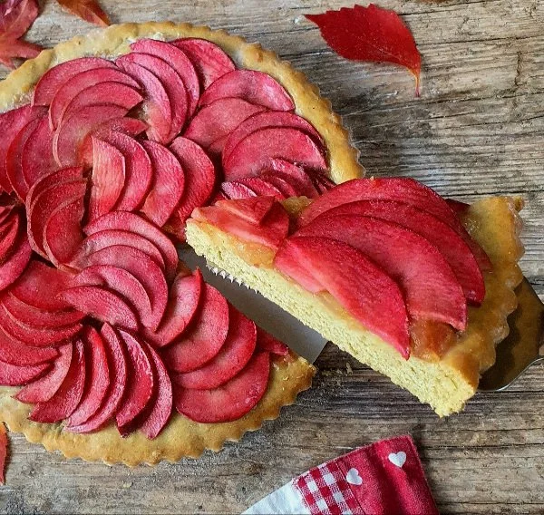 Crostata all'avocado con mele rosse1.jpg
