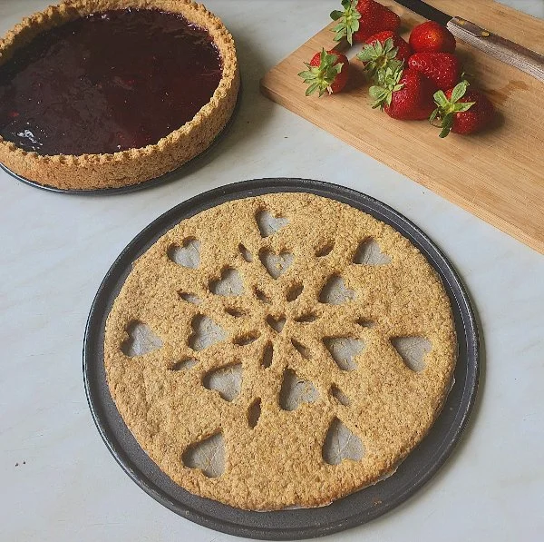 Crostata integrale con fragole 2.jpg