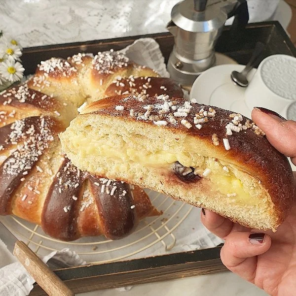 Pan brioche con crema e amarene 1.jpg