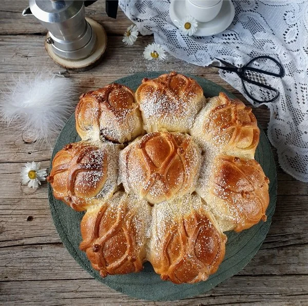 Pan brioche con crema e amarene 4.jpg