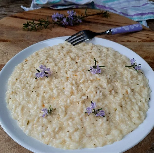 Risotto cremoso al rosmarino.jpg