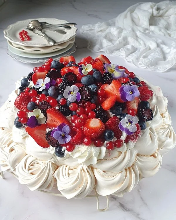 Pavlova fragole e chantilly 1.jpg