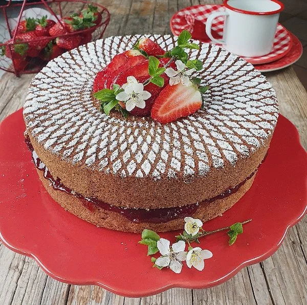 Torta di grano saraceno, mandorle e confettura.jpg